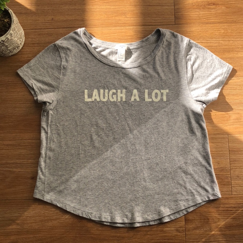 FOREVER 21 || Gray Graphic Tee